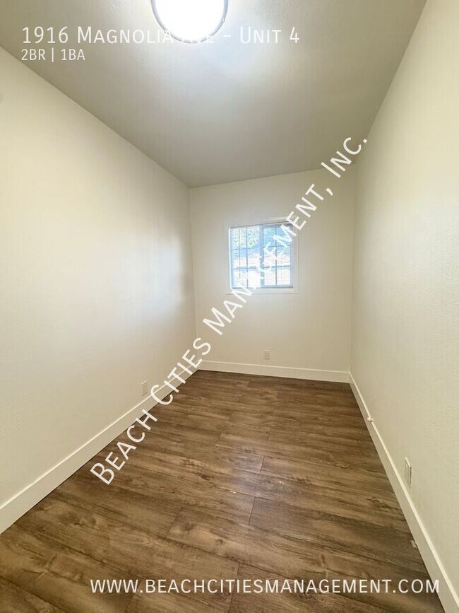 Building Photo - 1916 Magnolia Ave