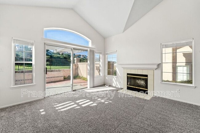 Building Photo - 2394-A Greenbriar Dr
