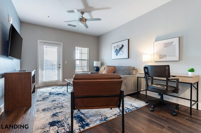 Building Photo - 918 Aventine Dr