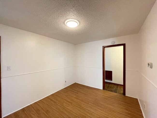 Building Photo - 2 Bed 1 Bath with 2-Car Detached Garage