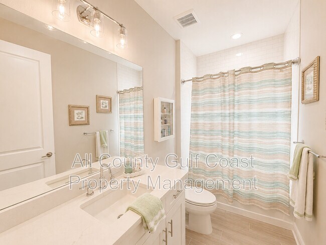 Building Photo - 10194 Canaveral Cir
