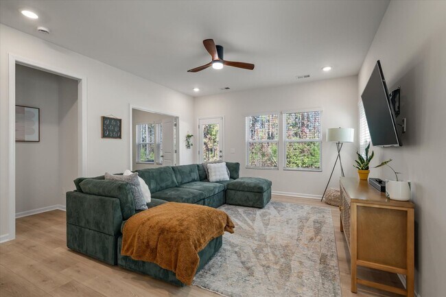 Building Photo - 181 Surfbird Rd
