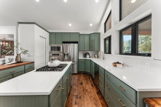 Building Photo - Exceptional Boise West Bench Home