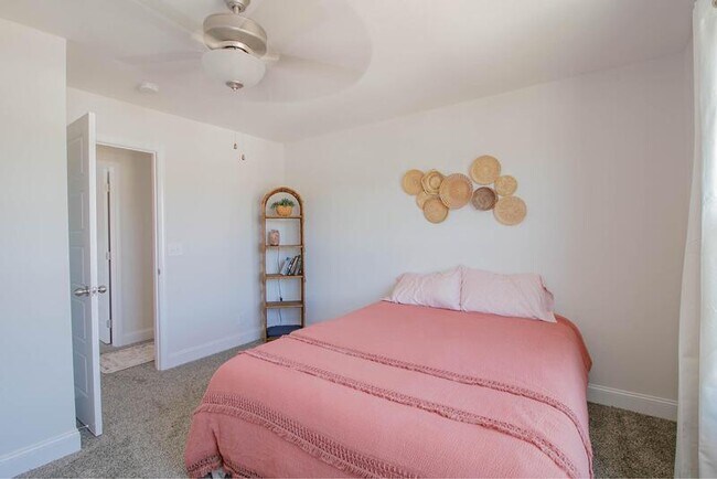 Building Photo - 307 Lugano Ln
