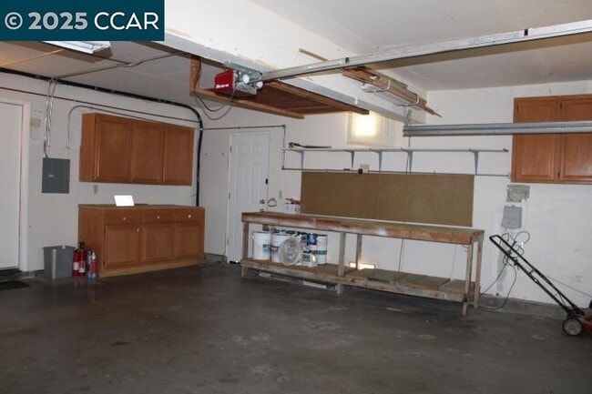 Building Photo - 151 Grenadine Way