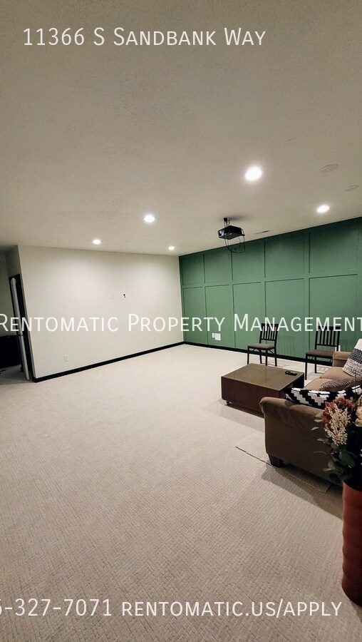 Building Photo - 11366 Sandbank Way