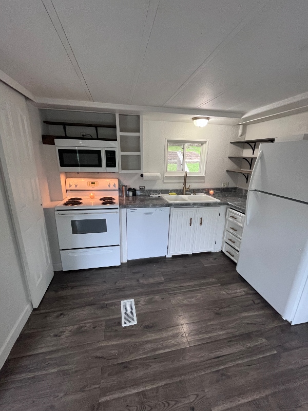 Building Photo - 16 Sassy Ln