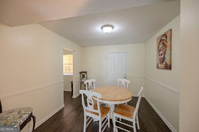 Building Photo - 5393 Kirk Dr