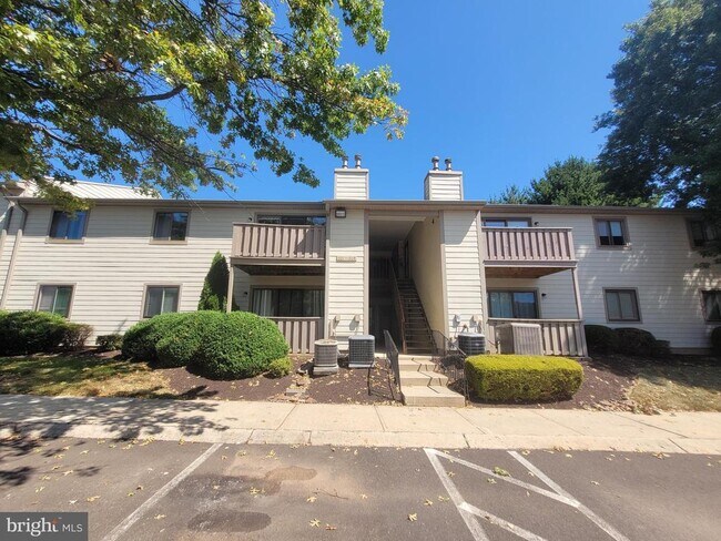 Building Photo - 604 Thornton Ct