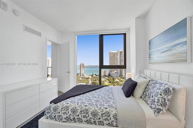 Building Photo - 121 NE 34th St