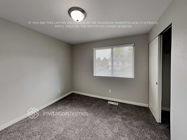 Building Photo - 2418 SW 306th Pl