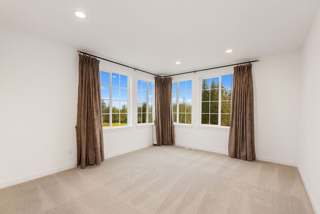 Building Photo - Duvall 4 Bedroom 4 Bath Townhome with 2 Car Attached Garage and A/C! LONG TERM RENTAL DISCOUNT AV...
