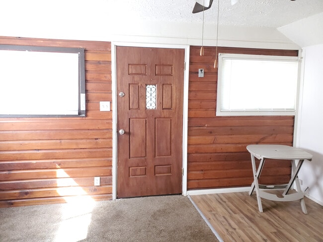 Primary Photo - 23754 Bowl Rd