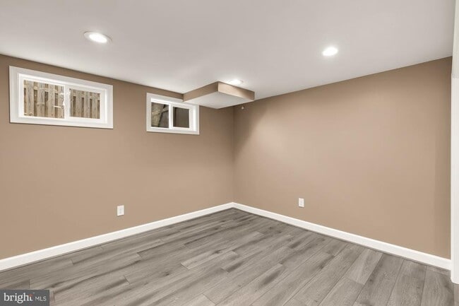 Building Photo - 8730 Ewing Dr