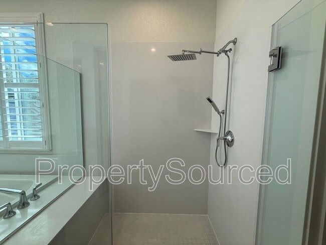 Building Photo - 1136 Crescent Ave