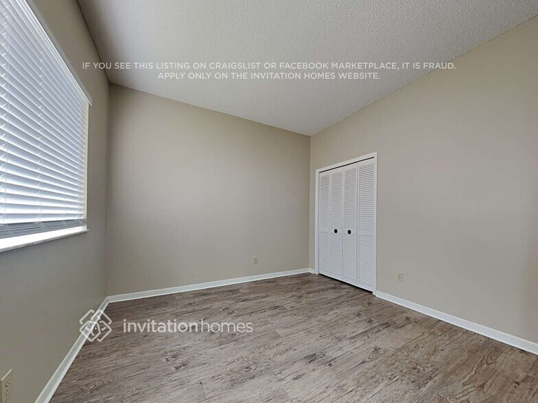 Building Photo - 9421 Larkbunting Dr