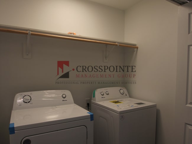 Building Photo - Available! 2 Bedroom, 2.5 Bathroom, 1 Car Garage