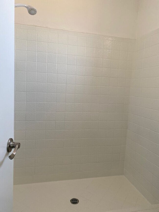 Building Photo - $1,975 For Lease SFH 3 Beds-2 Baths-2 Car ...