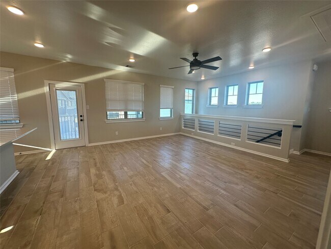 Building Photo - 11826 California Sister Dr