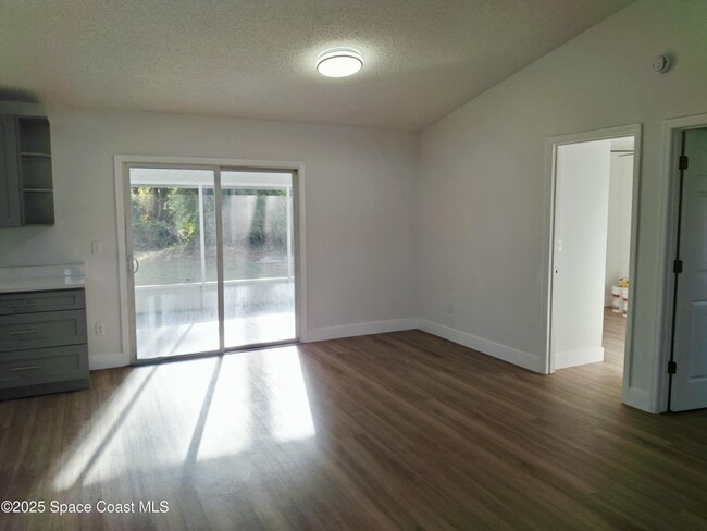 Building Photo - 6410 Lookout Dr