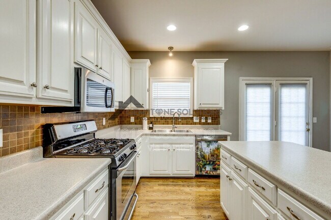 Building Photo - 1035 Watauga Ct