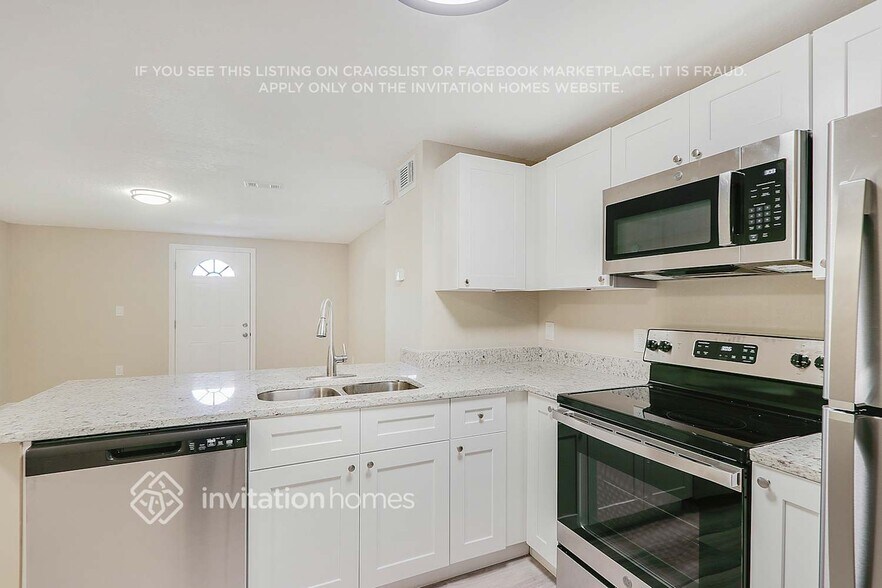 Building Photo - 7111 Dellwood Dr