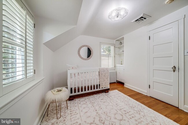 Building Photo - 4817 Chevy Chase Blvd