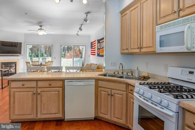 Building Photo - 7410 Tour Dr