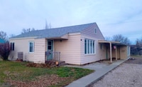 Building Photo - 700 5th Ave W
