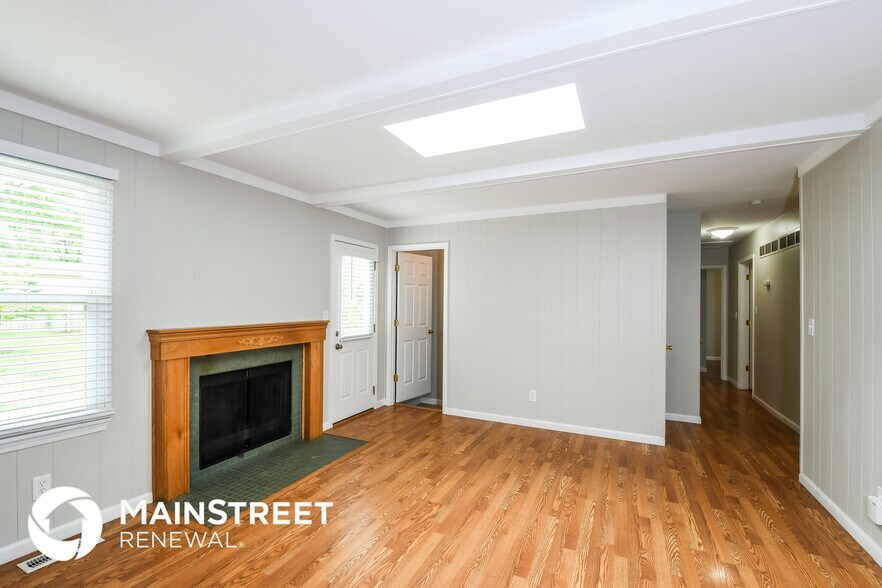 Building Photo - 2416 Angela Dr