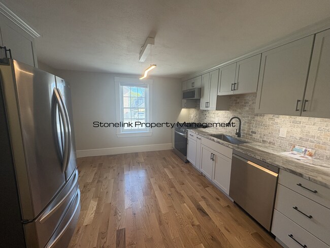 Building Photo - 31 Queen St