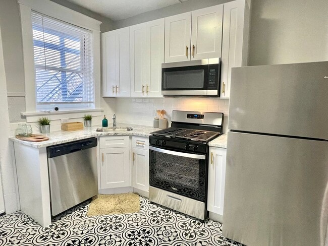 Building Photo - 4205 Botanical Ave