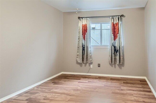 Building Photo - 1504 Spiderlily View