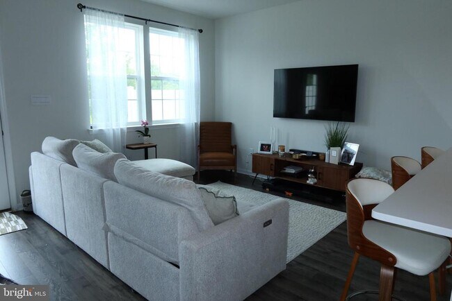 Building Photo - 213 Mazzeo Dr