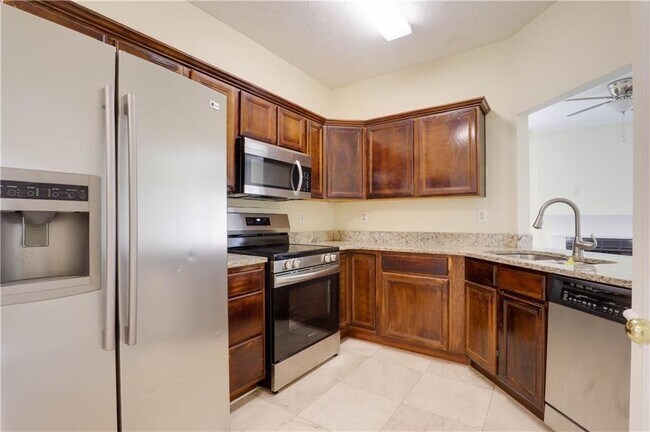 Building Photo - 4033 Oak Glenn Dr
