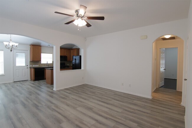 Building Photo - 25118 Hazel Ranch Dr