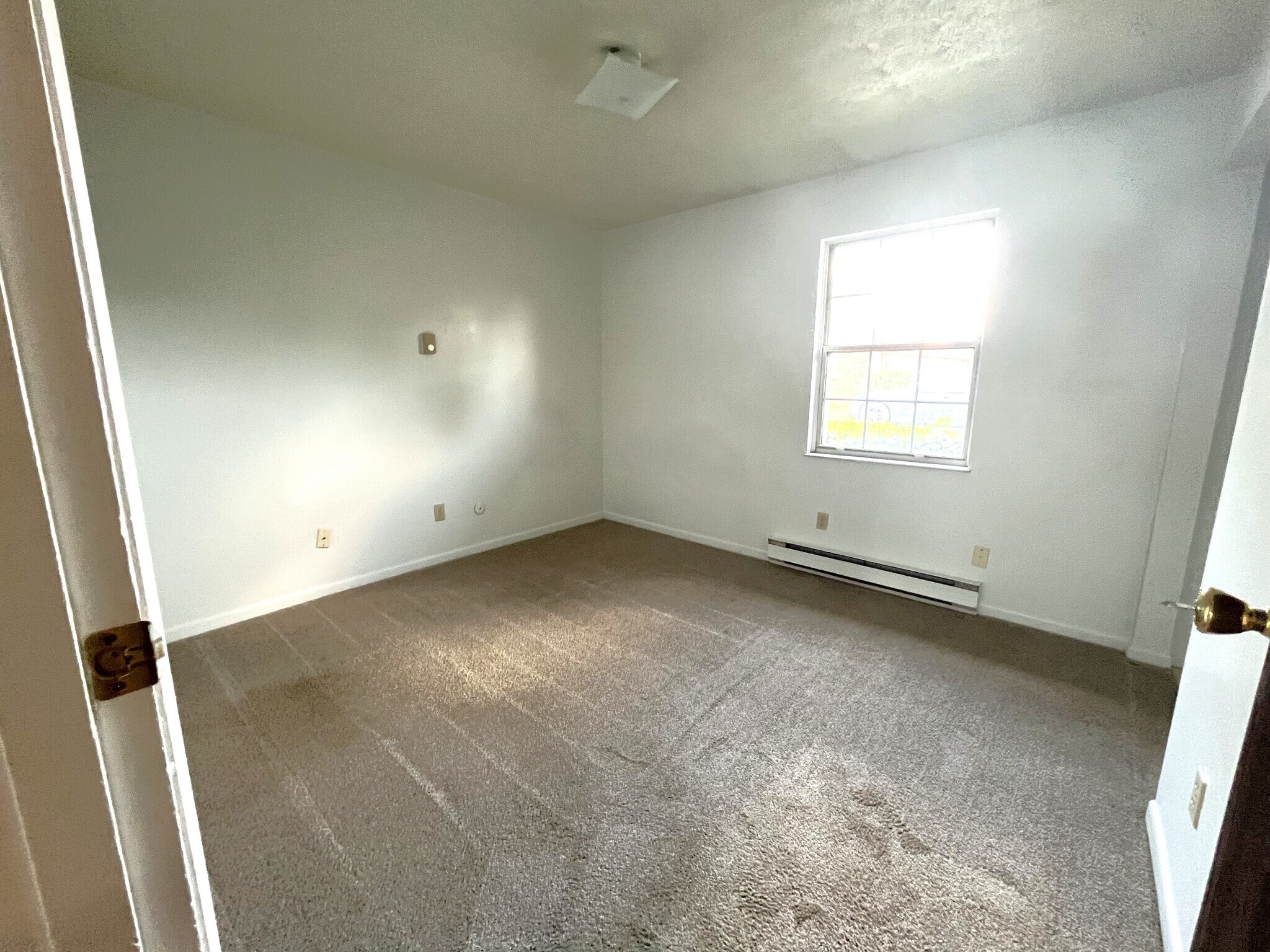 Building Photo - 1020 Arrowhead Dr