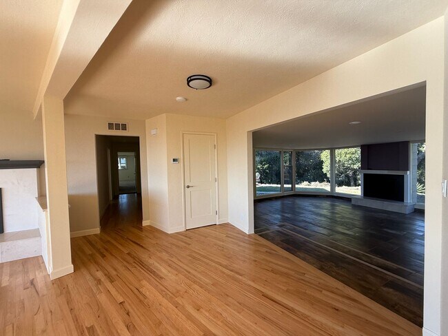 Building Photo - Panoramic Ocean View Home in Aptos! Move in incentive!