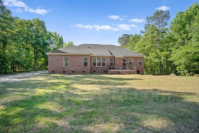 Building Photo - 3011 Old Lodge Rd