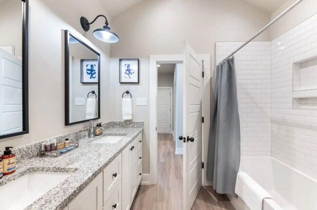 Building Photo - Elegant Home in Northwest Lubbock - Frensh...