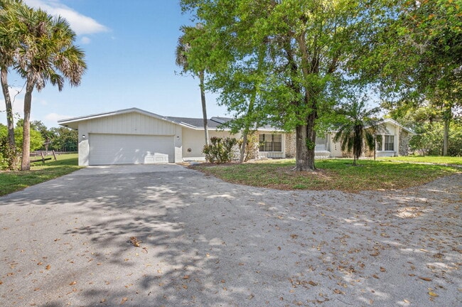 Building Photo - 10157 La Reina Rd