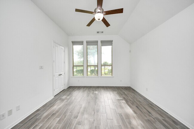 Building Photo - 10910 Wardrop Pl