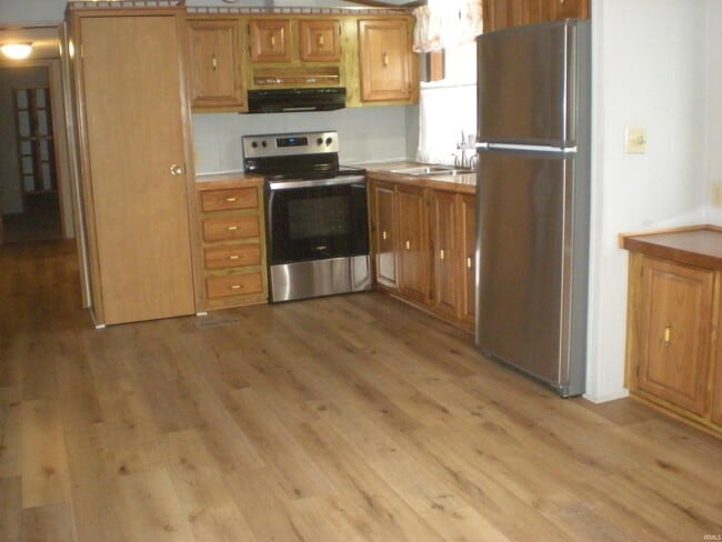 Building Photo - 12725 Clay St