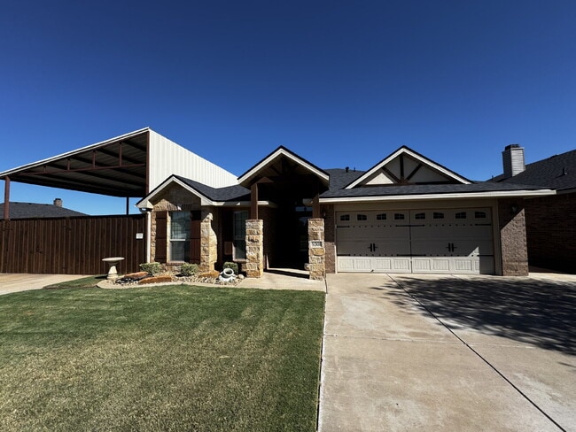 Primary Photo - Stunning Spacious Home in Lovely Neighborh...