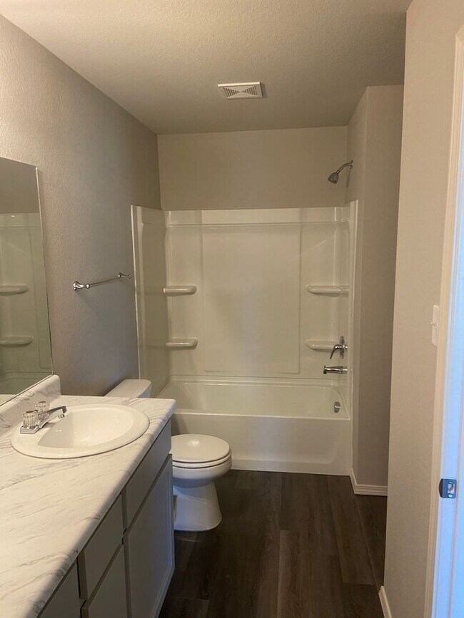 Building Photo - *Pre-leasing* Four Bedroom | Two Bath Home...