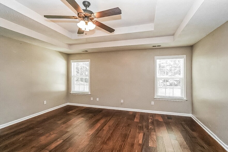 Building Photo - 7333 Green Ash Dr