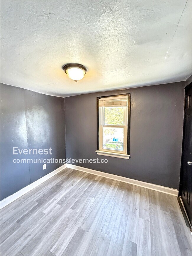 Building Photo - 21251 Westview Ave