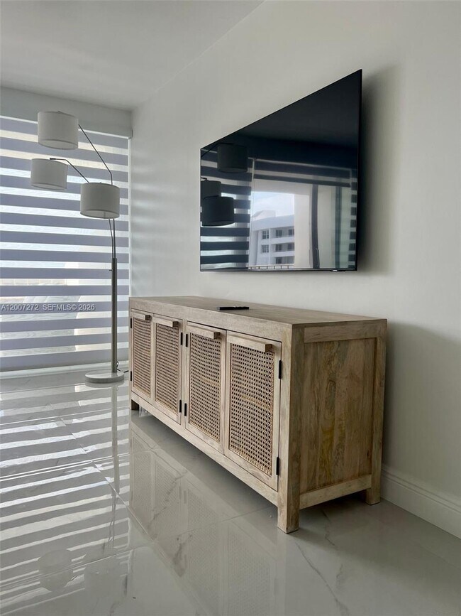 Building Photo - 155 Ocean Ln Dr