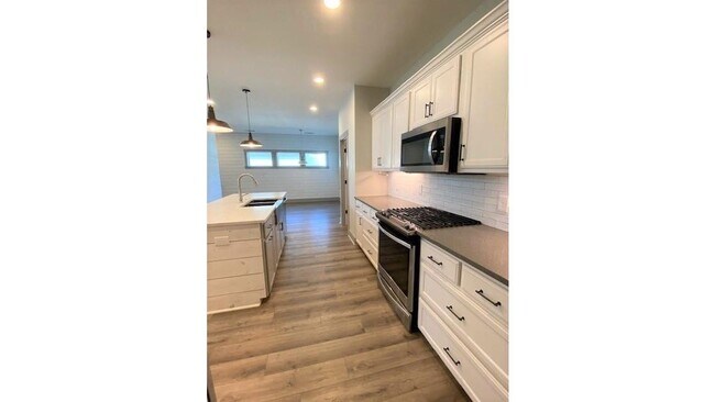 Building Photo - 405 Carneros Dr