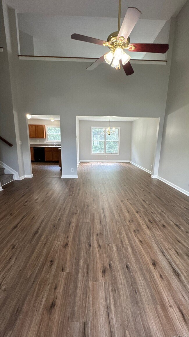 Building Photo - 7421 Spring Run Dr
